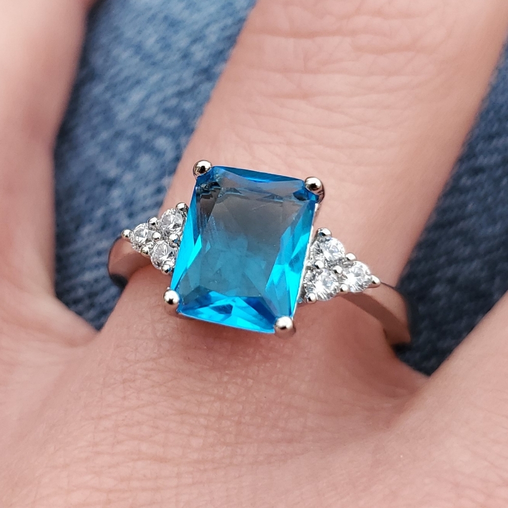 ⚘2/$15 Blue Topaz Silver Ring